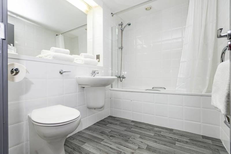 sheffield-metropolitan-bathroom.jpg