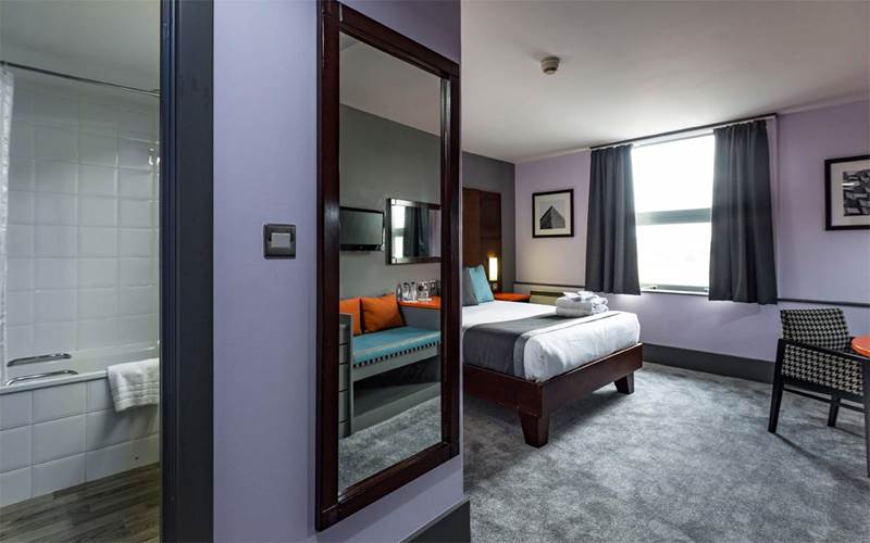 sheffield-metropolitan-room.jpg