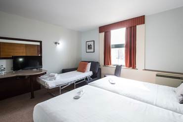 Twin Room with Sofa Bed sheffield-metropolitan-hotel-twin-room-with-sofa-bed.jpg