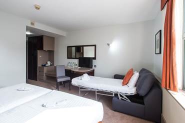 Twin Room with Sofa Bed sheffield-metropolitan-hotel-twin-room-with-sofa-bed-2.jpg
