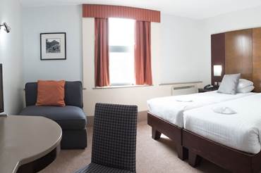 Twin Room with Sofa Bed sheffield-metropolitan-twin-room.jpg