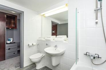 Standard Double Room sheffield-metropolitan-bathroom.jpg
