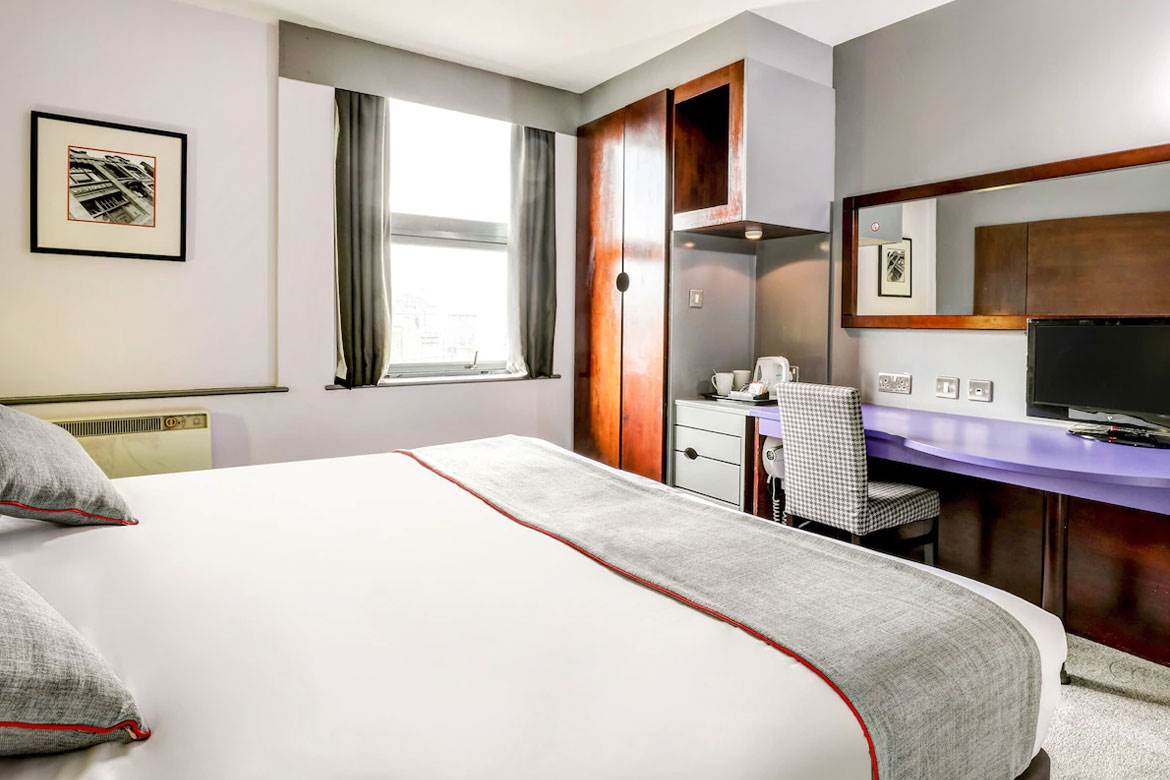 Standard Double Room sheffield-metropolitan-standard-double-room.jpg