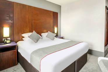 King Room sheffield-metropolitan-king-room-with-sofa-bed-2.jpg